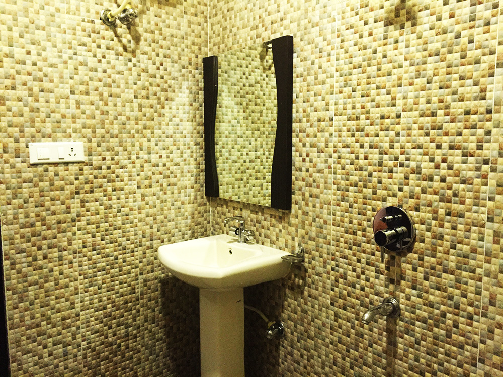 Washroom in Hotel The Pride. A low price Hotel in Chintpurni