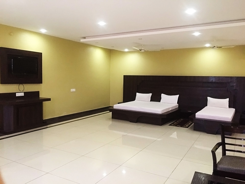 Super Deluxe Suite in Hotel The Pride. A Top Hotel in Chintpurni