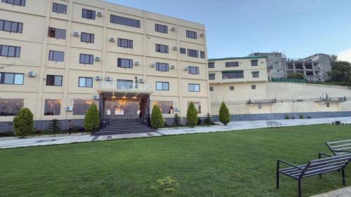 Hotel-The-Pride48